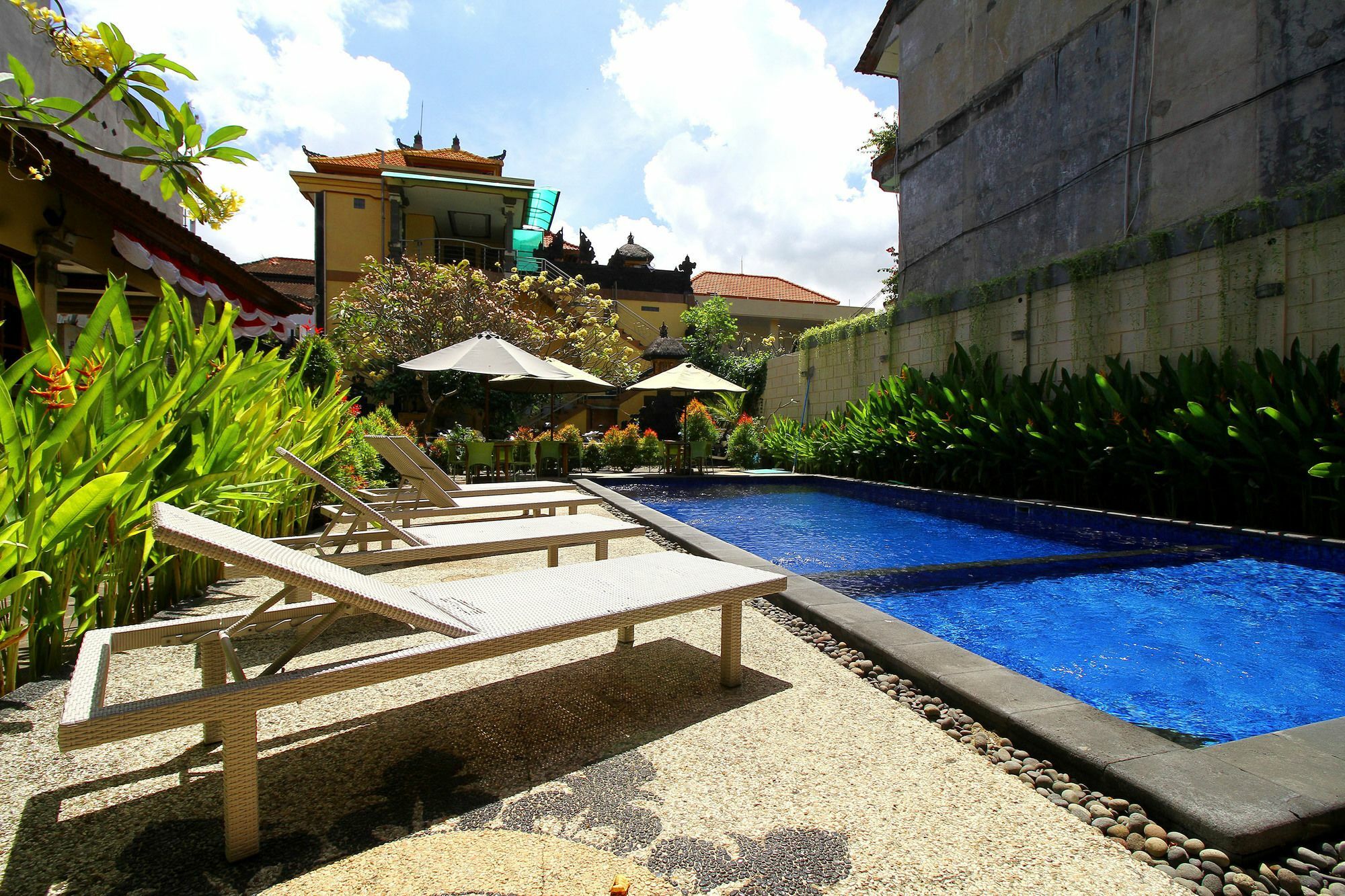 Dua Dara Inn Kuta Legian  Exterior photo